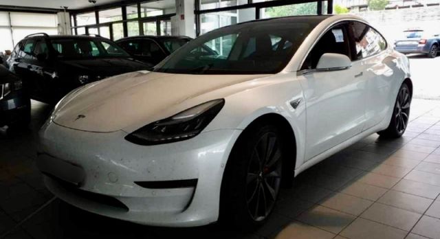 Tesla Model 3 Performance Dual AWD 483PS wie neu!