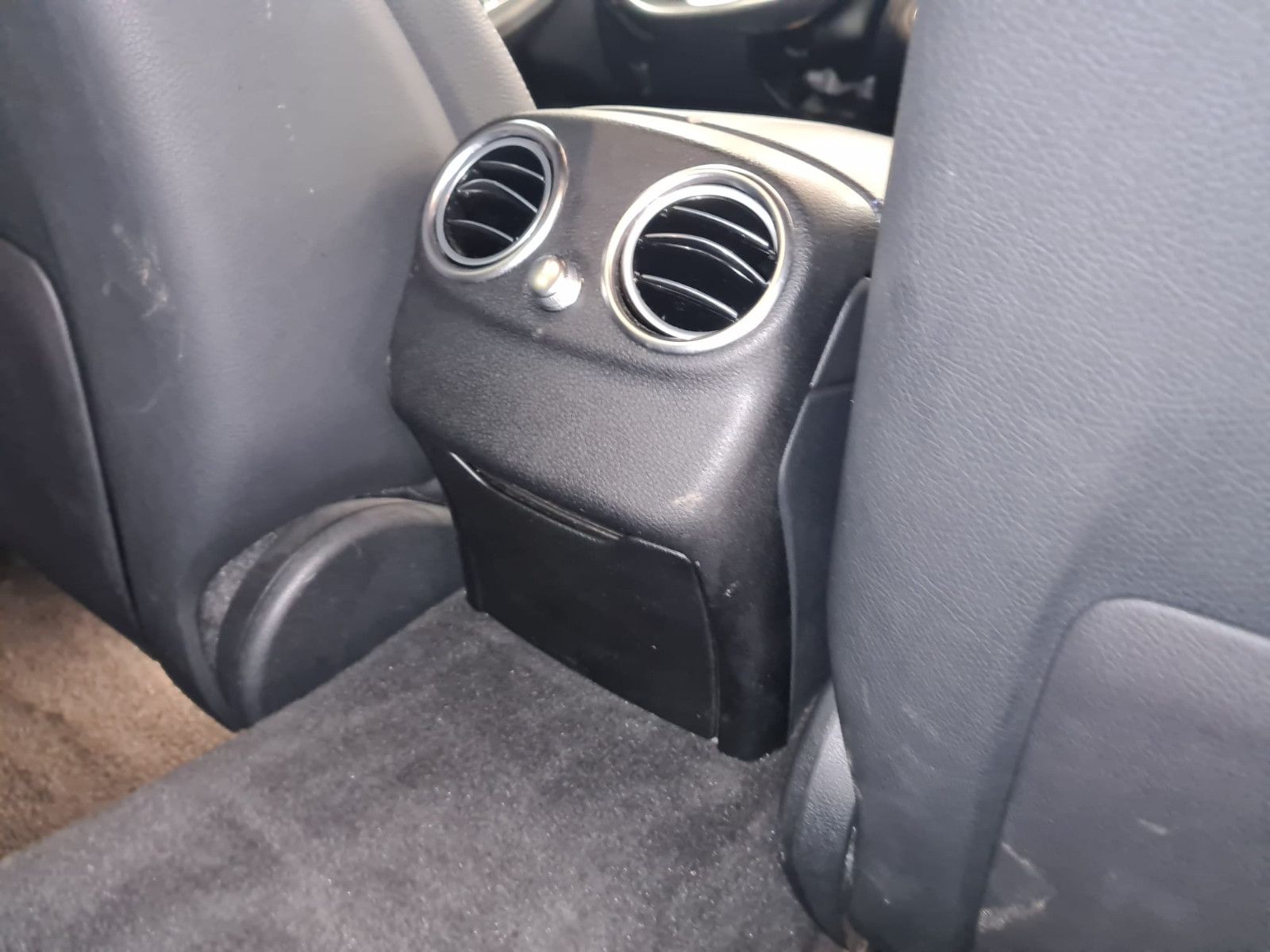 Fahrzeugabbildung Mercedes-Benz C 200 NIGHT EDITION / KAMERA / GEPFLEGT