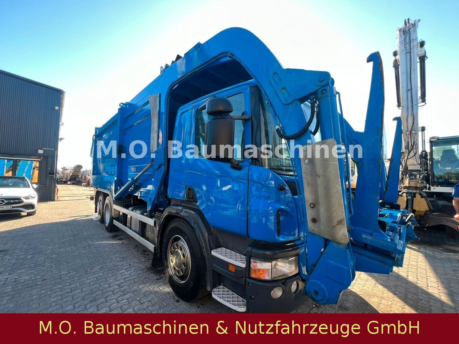 Fahrzeugabbildung Scania P 320 LB / Kehrichtabfuhrwagen / Frontlader