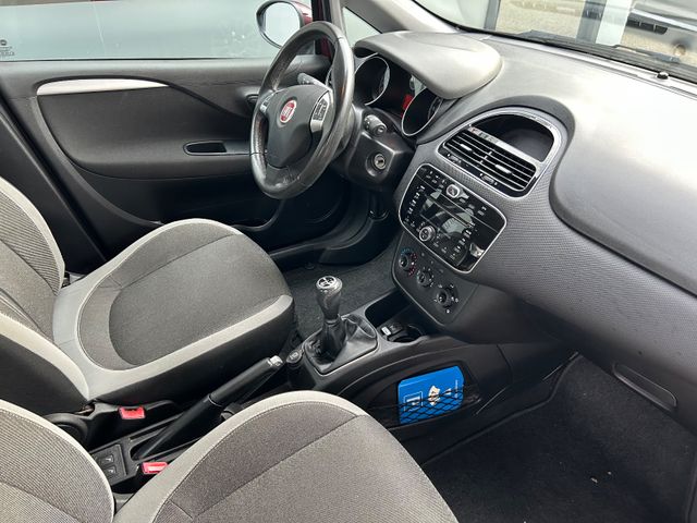 Fahrzeugabbildung Fiat Punto 1.4 Automatik+NaviZB+Klima+BT+LM-Allwetter