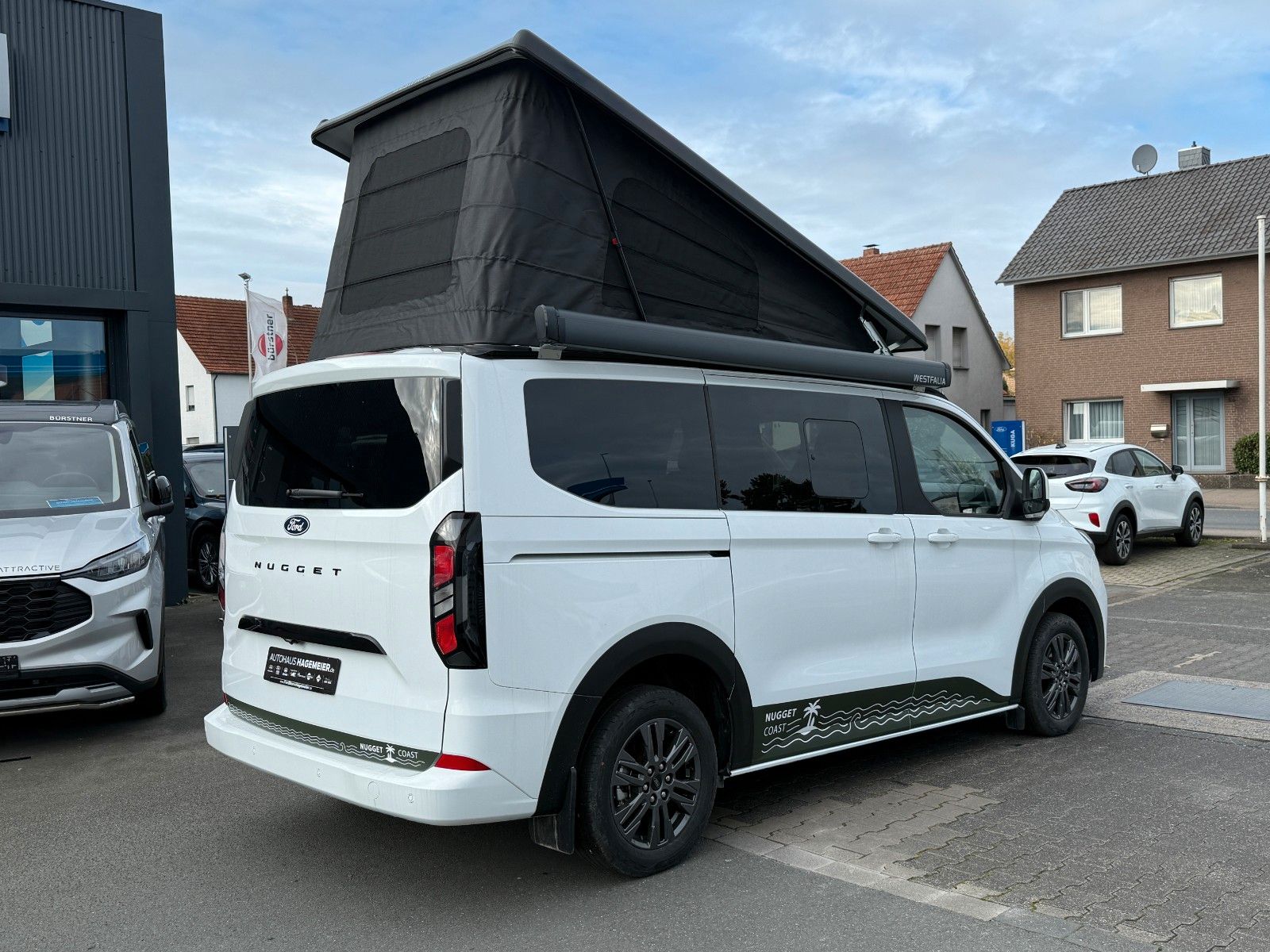 Vehicle details page 3 Vehicle image Ford Nugget L1 Coast | New model V710