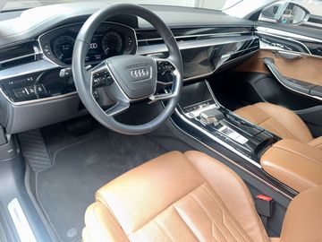 Audi A8 - 10