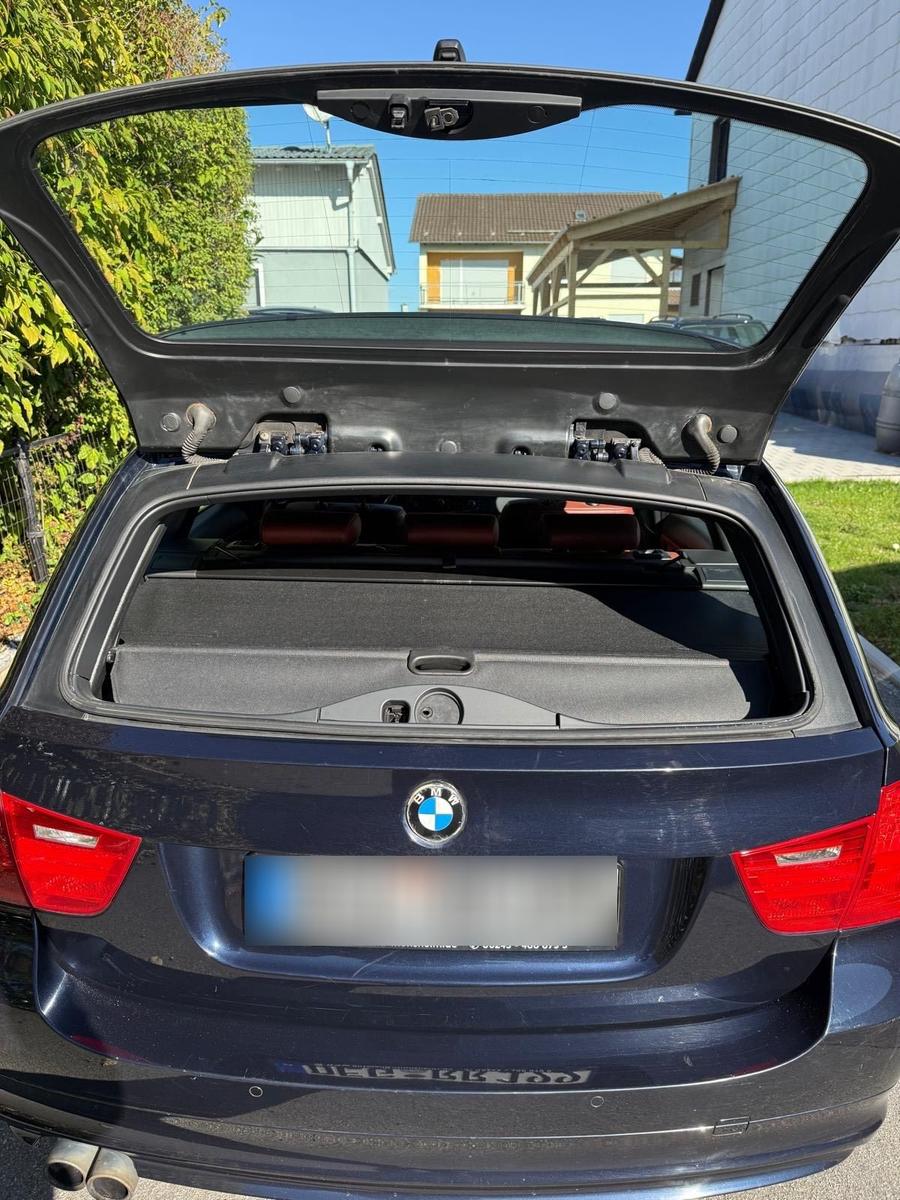 BMW 330 2010 — photo 10