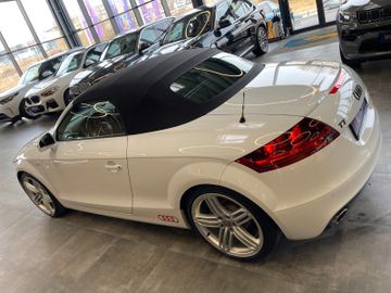 Audi TT Roadster 2.0 TFSI *BI-XENON*NAVI*PDC*LEDER*