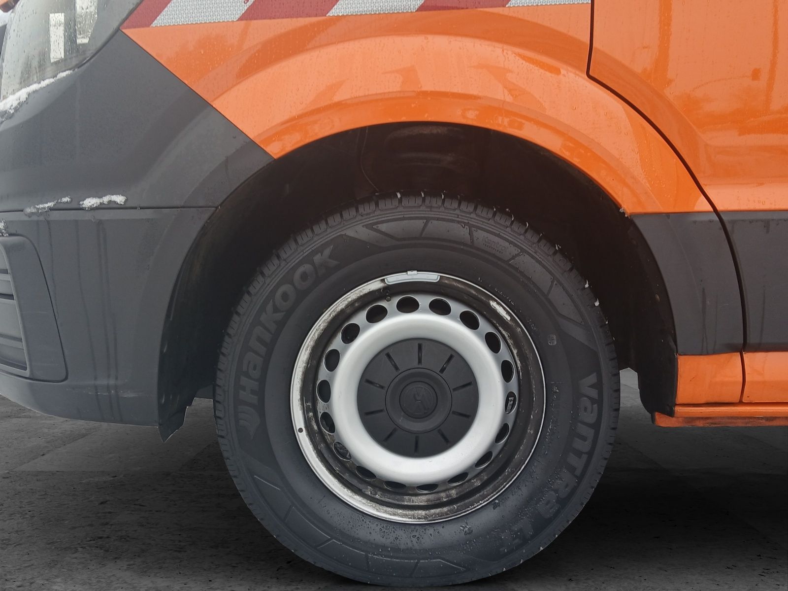 Fahrzeugabbildung Volkswagen Crafter Kasten 35 MR HD AHK Klima RFK