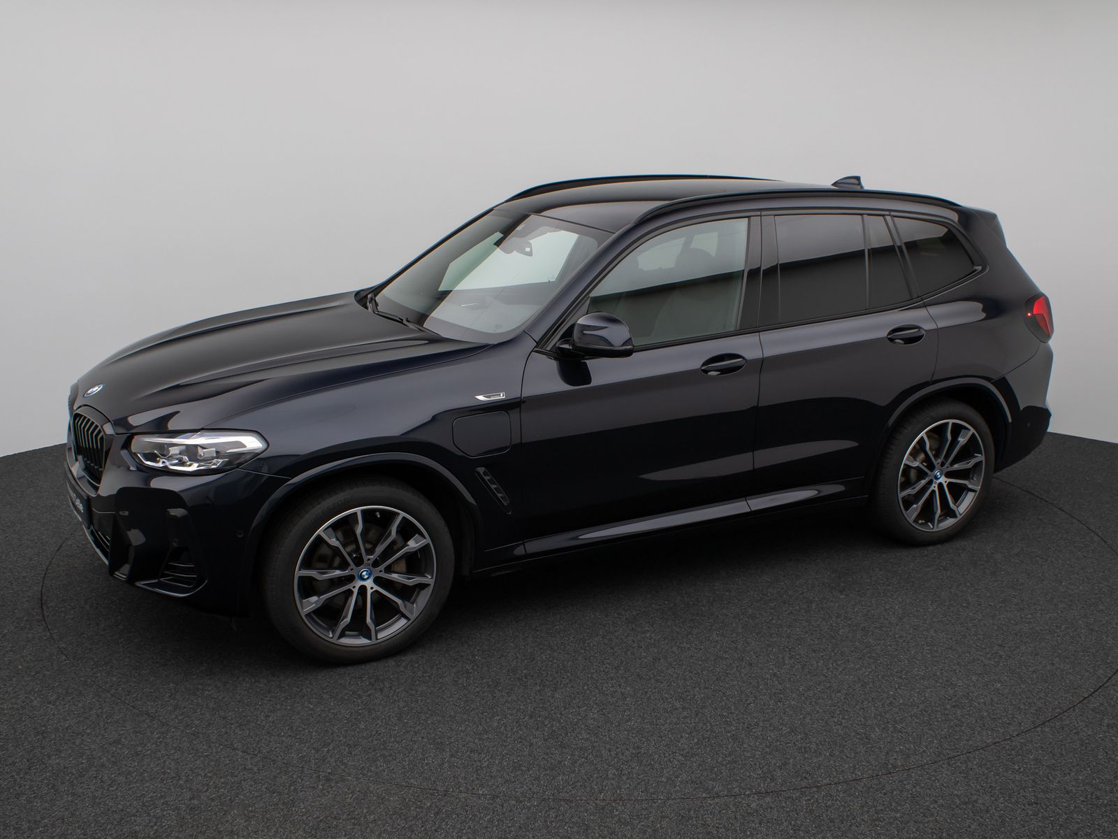 Fahrzeugabbildung BMW X3 xD30e M Sport Kamera DAB DrivAssis LED 20Zoll