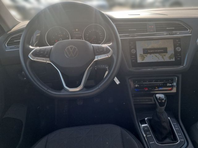 Fahrzeugabbildung Volkswagen Tiguan 1.5 TSI Life NAVI ACC LED SHZ