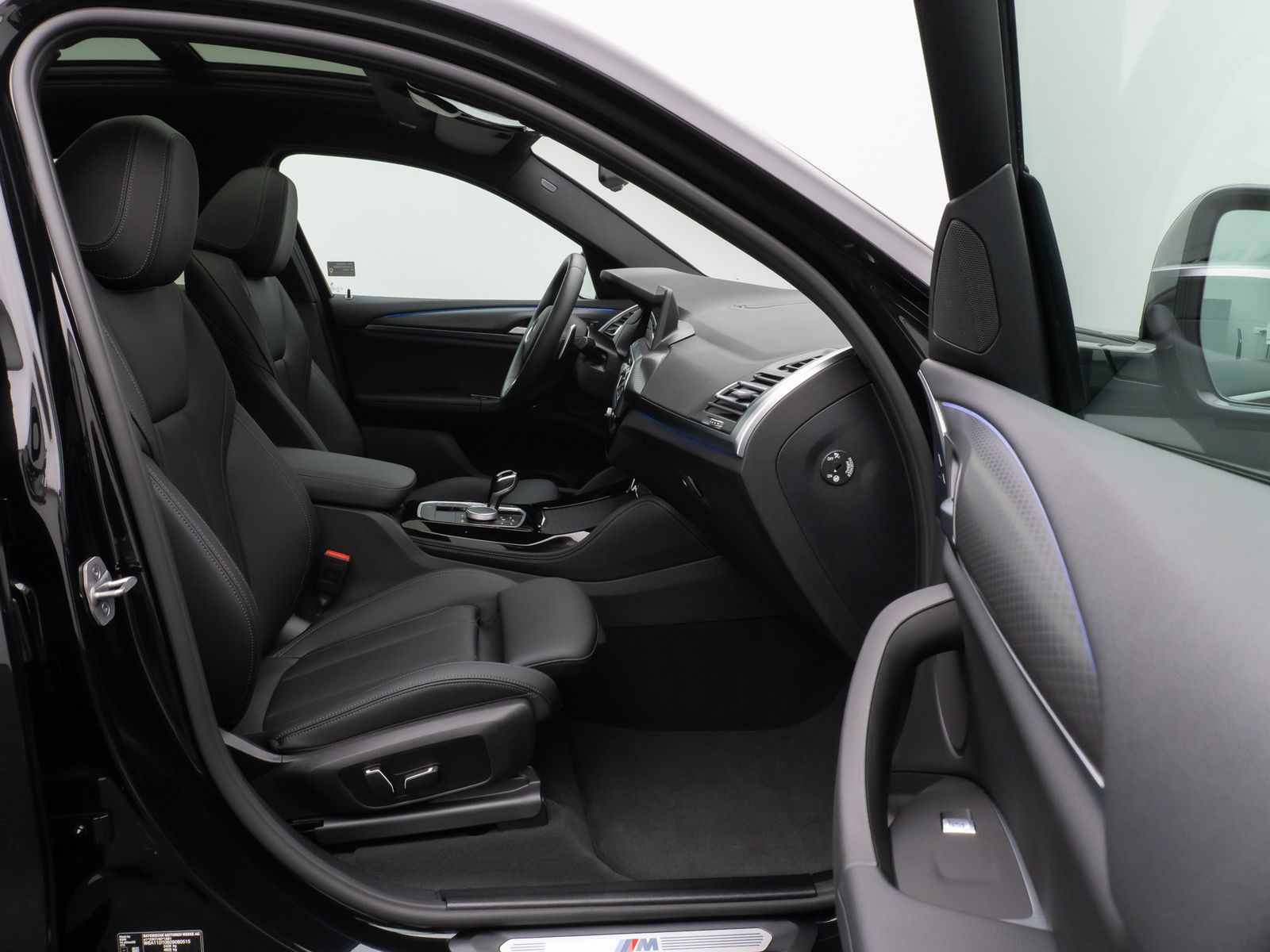 Fahrzeugabbildung BMW X4 xD20i M Sport Panorama Kamera Laser HUD HiFi