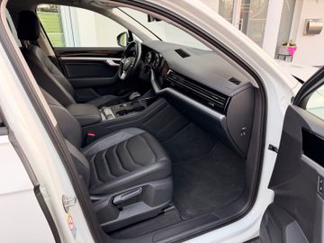 Volkswagen Touareg - 7