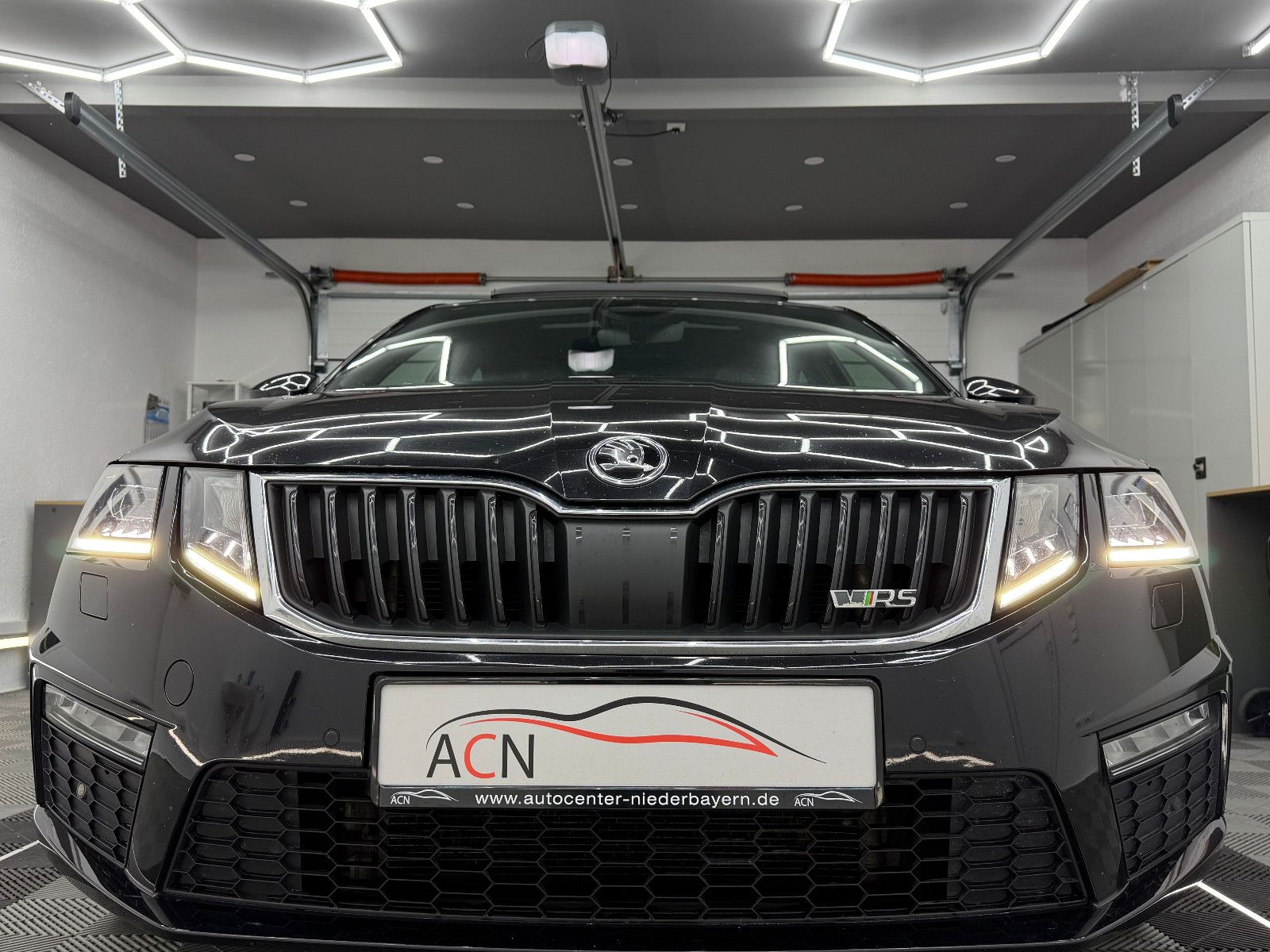 Fahrzeugabbildung SKODA Octavia Lim. RS/LED/PANO/DAB/MEMORY/ACC/AMBI+