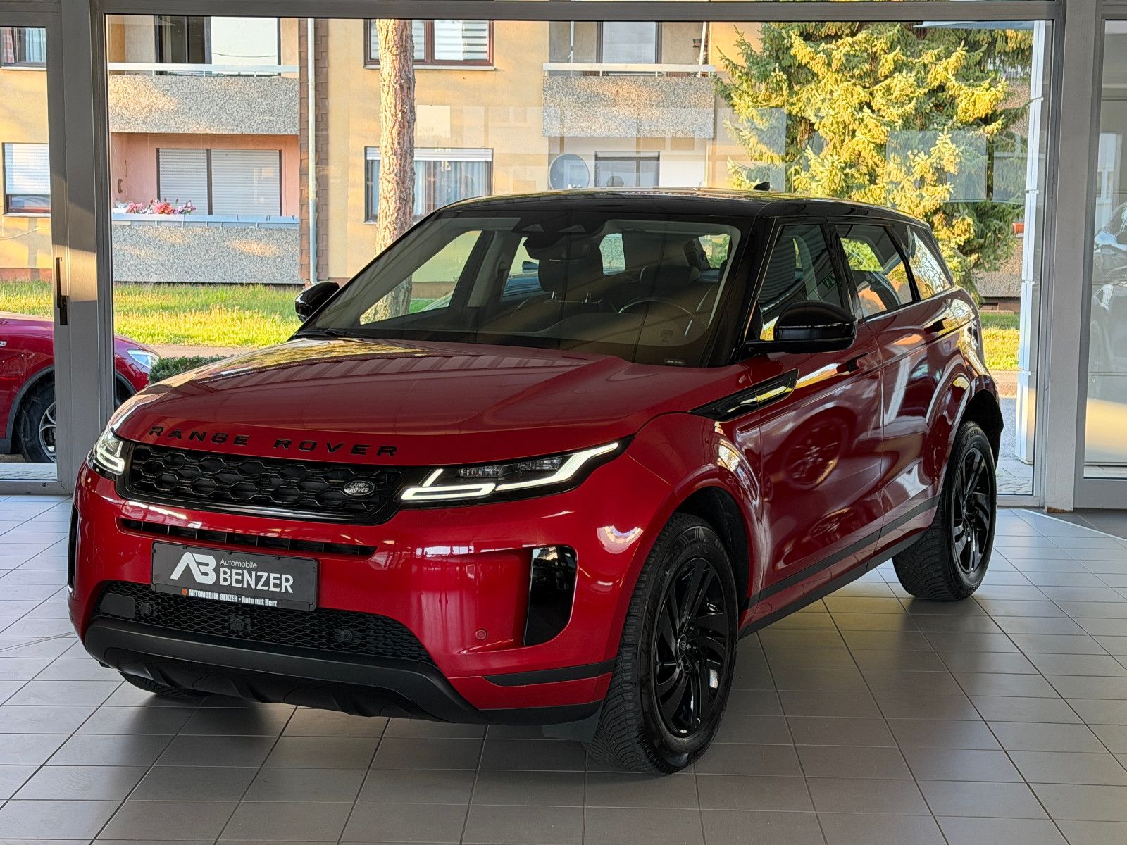 Fahrzeugabbildung Land Rover Range Rover Evoque S /KAMERA/CAR-PLAY/L-HEIZUNG