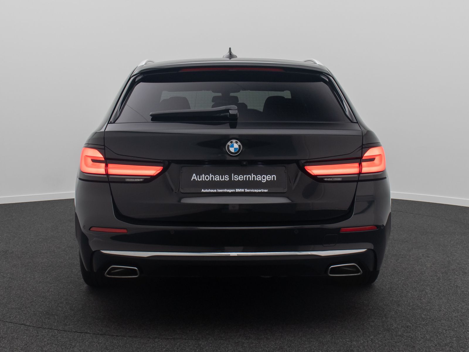 Fahrzeugabbildung BMW 530d Luxury Line HUD Kamera AHK Alarm Laser H/K