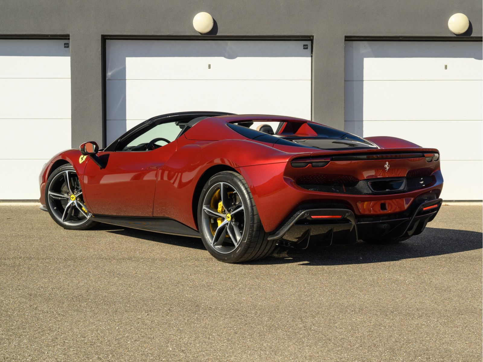 Ferrari 296 GTS RUBINO MICALIZZATO | CARBONE | LIFT | VA imagem 3