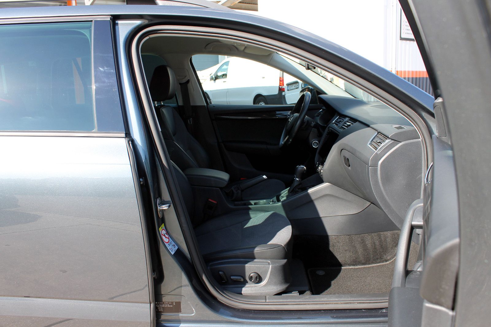 Fahrzeugabbildung SKODA Octavia Combi 1.5TSI Style CANTON ACC SHZ KAM BT