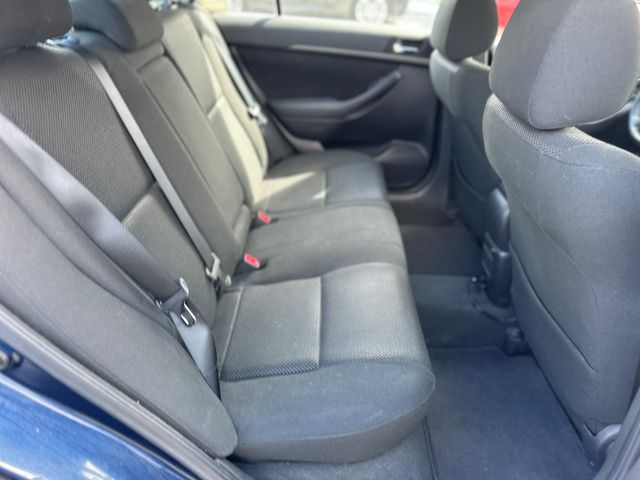 Toyota Avensis 1.8 Liftback