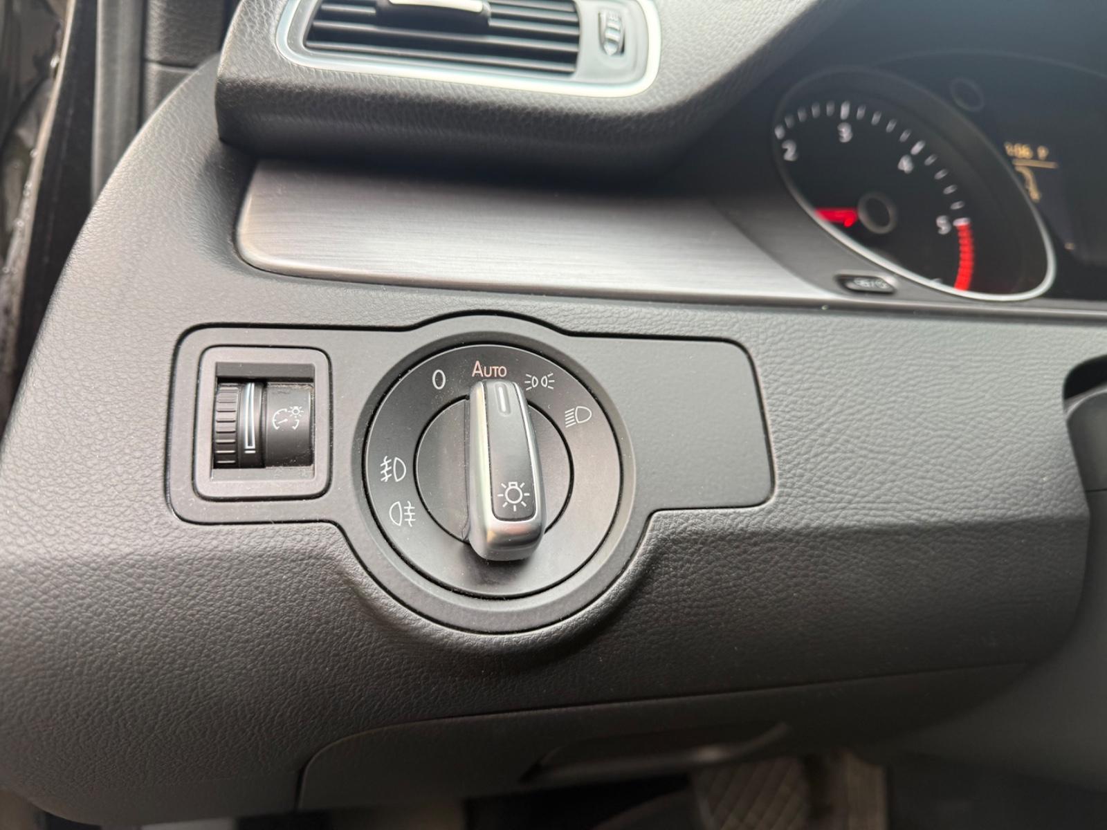 Volkswagen Passat 2014 — photo 14