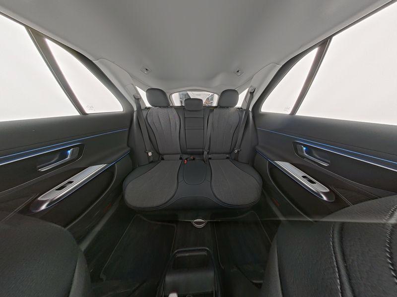 Mercedes-Benz E 220 T d , AVANTGARDE AHK DISTR KAMERA SPUR