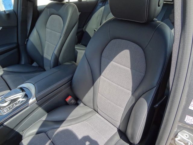 Fahrzeugabbildung Mercedes-Benz C 200 4Matic/2.Hd/Pano/AHK/Kam/Navi/77TKM/