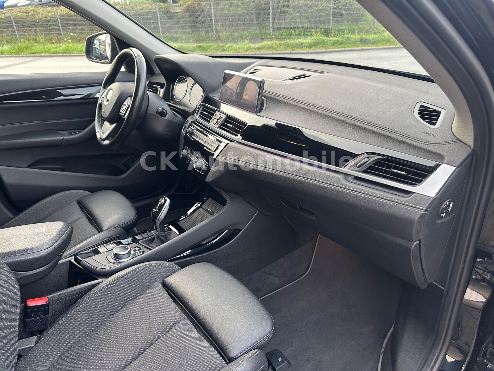 Fahrzeugabbildung BMW X1 sDrive 20d Sport-Line/Navi/LED/Tempomat/AHK