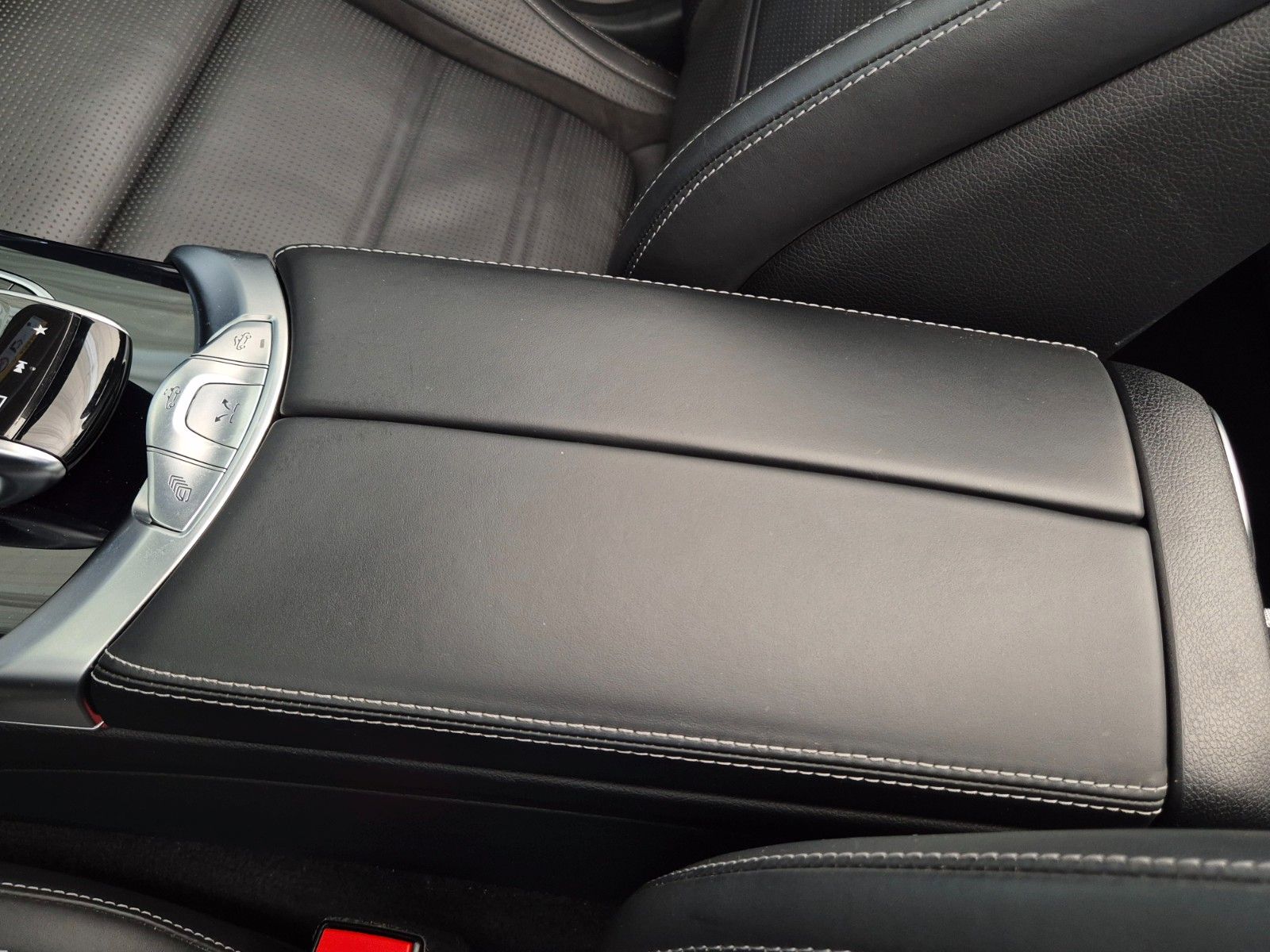 Fahrzeugabbildung Mercedes-Benz C 63 AMG Cabrio/Dt./Burm/Head/Fahrpaket