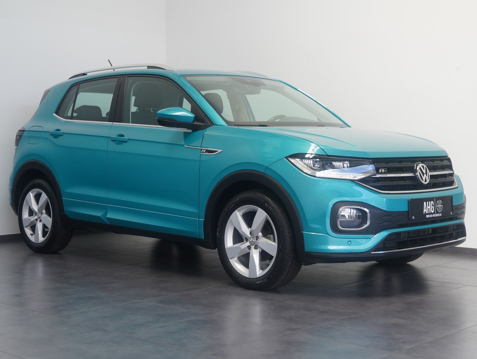 Fahrzeugabbildung Volkswagen T-Cross 1.5 TSI DSG Style R-LINE-EXTERIEUR