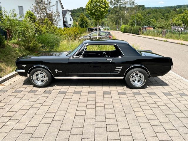 Ford 1966 Ford Mustang 289  V8 C-Code  schwarz