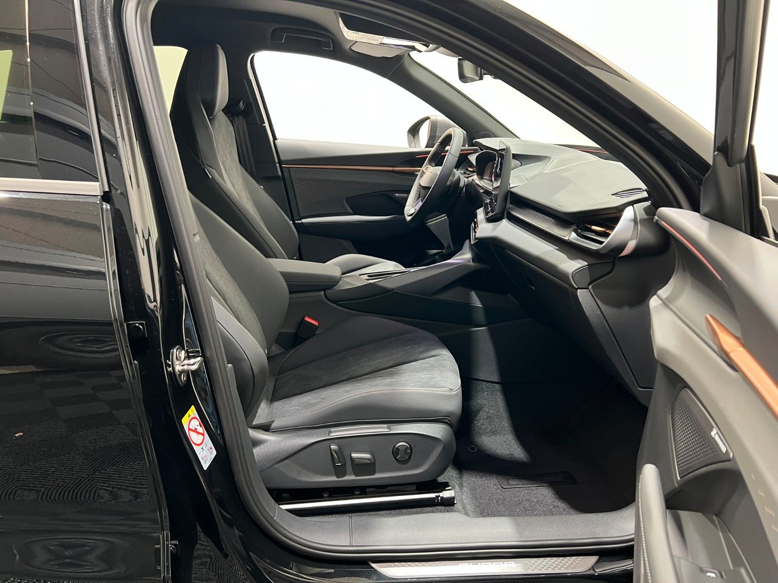 Fahrzeugabbildung CUPRA Terramar VZ 2.0 TSI 4Drive - Matrix - Sennheiser