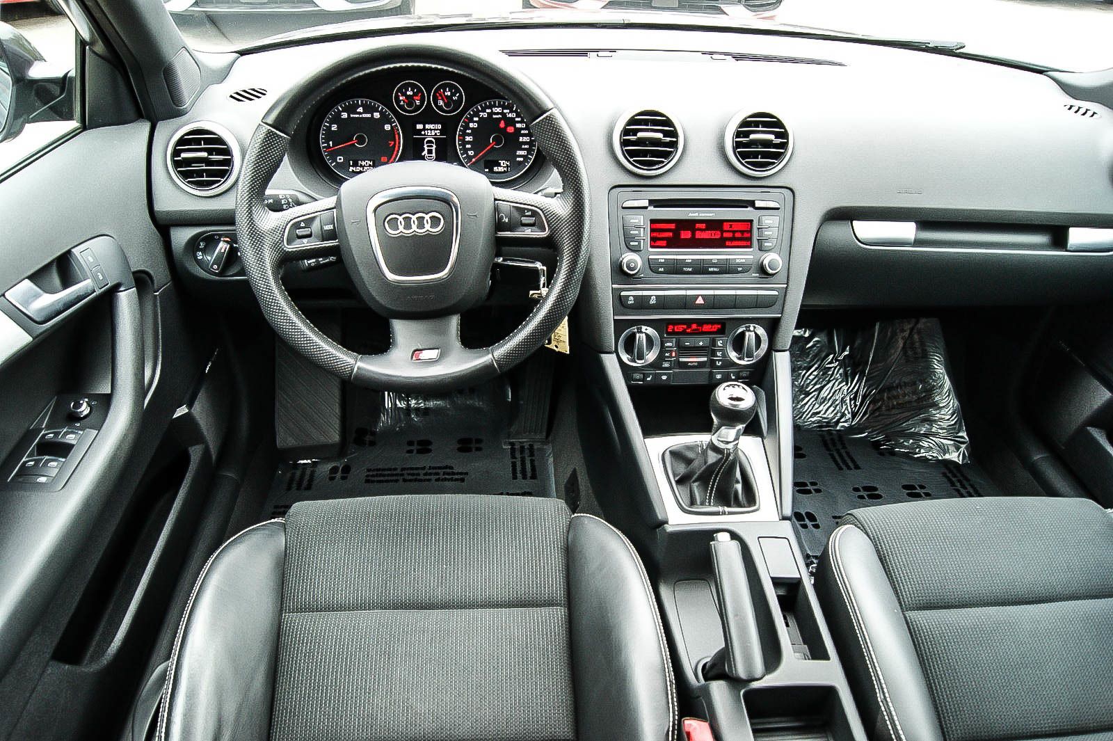 Fahrzeugabbildung Audi A3 Sportback 14TFSI S line Sportpaket Plus 1HAND