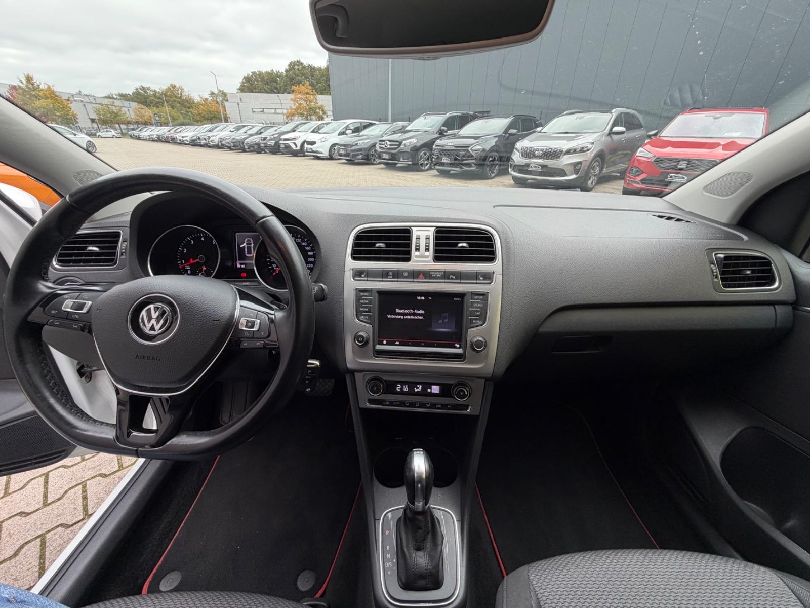 Volkswagen Polo V Highline AUTOMATIK/NAVI/LEDER/SHZ/KLIMAA