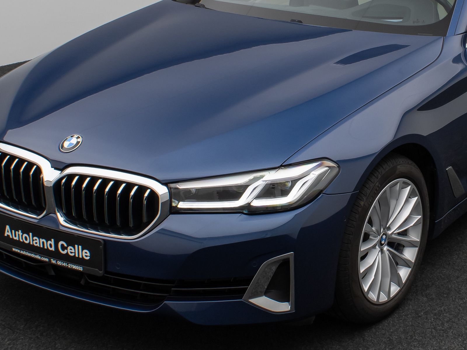 Fahrzeugabbildung BMW 530d Luxury Line Panorama Kamera HUD DAB Sport