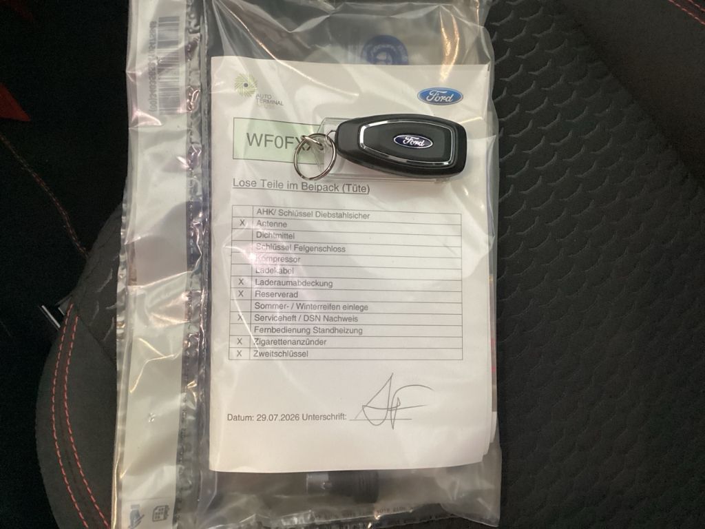 Fahrzeugabbildung Ford Kuga ST-Line Sportpaket Navi Digitales Cockp LED