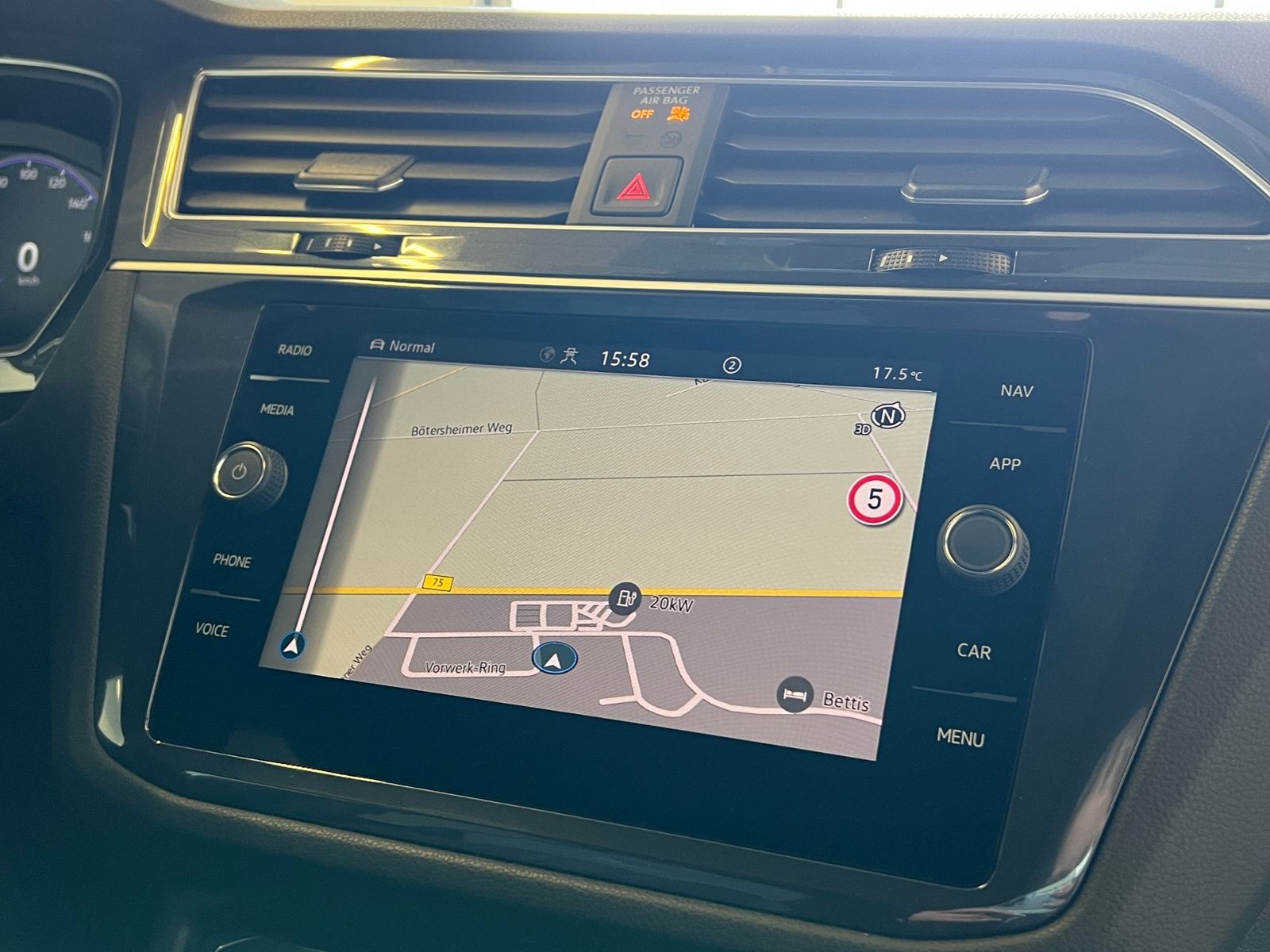 Fahrzeugabbildung Volkswagen Tiguan Allspace R-Line 2.0 TDI DSG 4Motion *AHK,