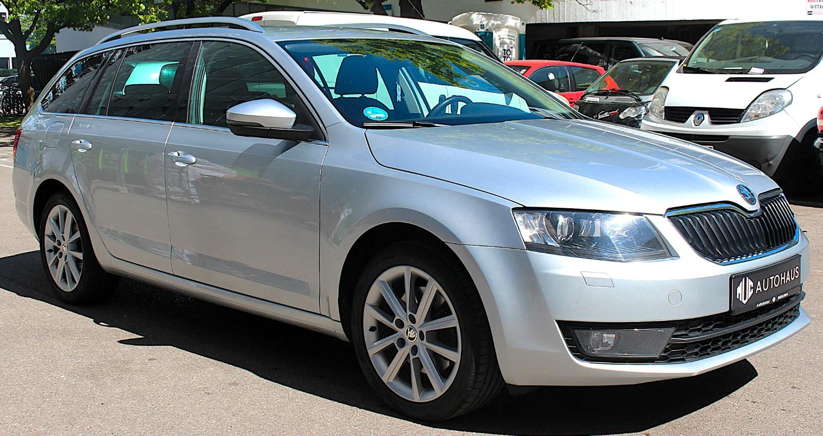 Skoda Octavia Combi Elegance Aut. PDC* KLIMA* LEDER