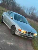 BMW Ich biete einen schönen BMW E39 523i an - BMW 523 aus 1998
