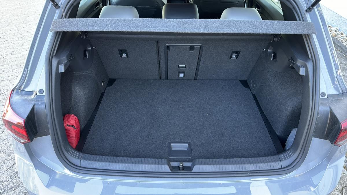 Fahrzeugabbildung Volkswagen Golf R-Line 2.0 TDI 150PS*PANO*ACC*SHZ*HK