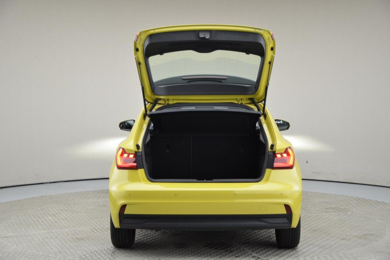 Fahrzeugabbildung Audi A1 Sportback 30 TFSI 81kW S tr. Navi LED SHZ
