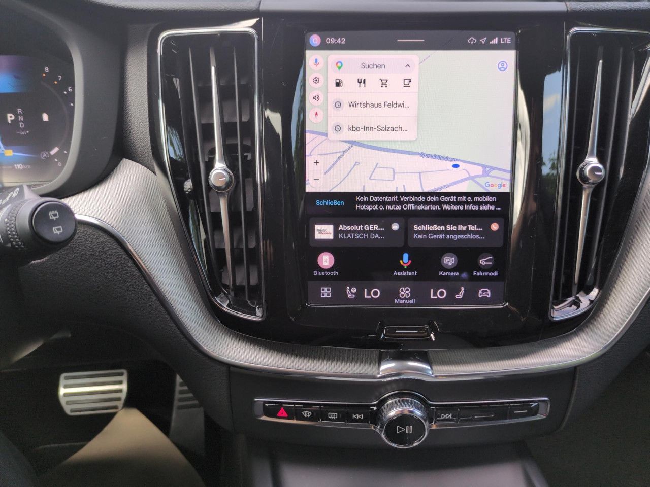 Volvo XC60 B4 (Benzin) R-Design 2WD Automatik Navi LED foto 13