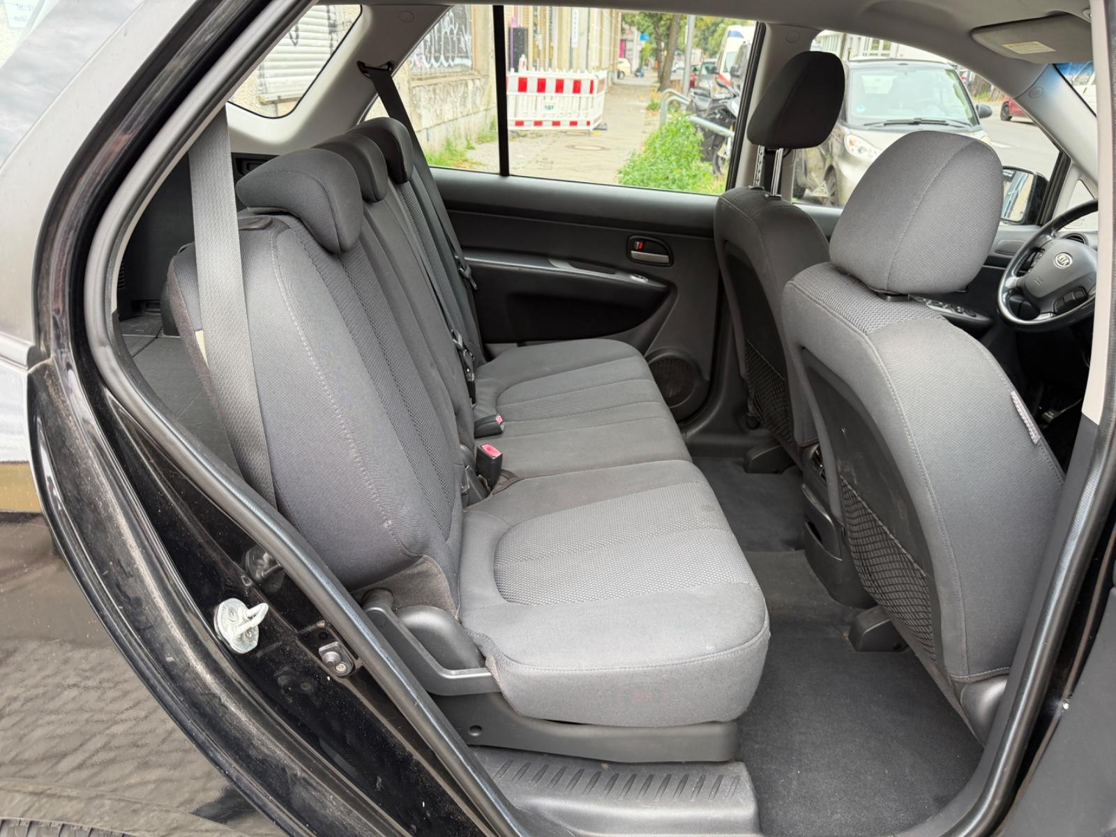 Kia Carens 2009 — photo 14