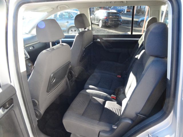 Fahrzeugabbildung Volkswagen Touran Highline/Klima/Navi/PDC/170PS/2.Hand/