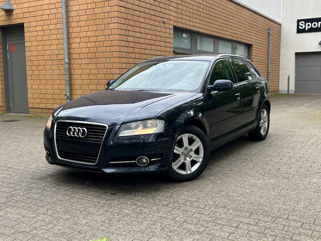 Audi A3 Sportback 1.6 TDI Attraction/KLIMAAUTO/SHZ/TE