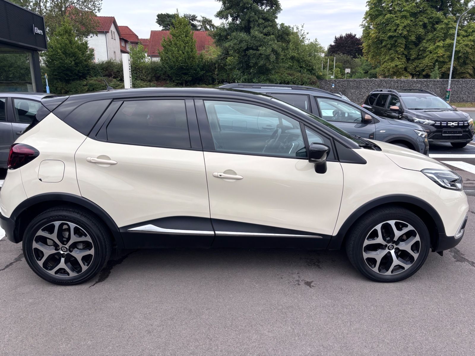 Fahrzeugabbildung Renault Captur Crossborder