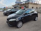 Lancia Ypsilon 1.2 69 CV 5 porte Gold - schwarze Lancia Ypsilon