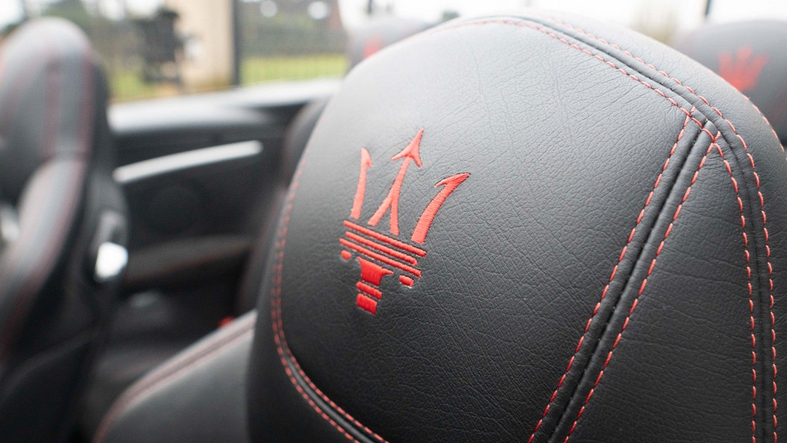 Fahrzeugabbildung Maserati GranCabrio 4.7 V8 Sport/Deutsch/SH lückenlos