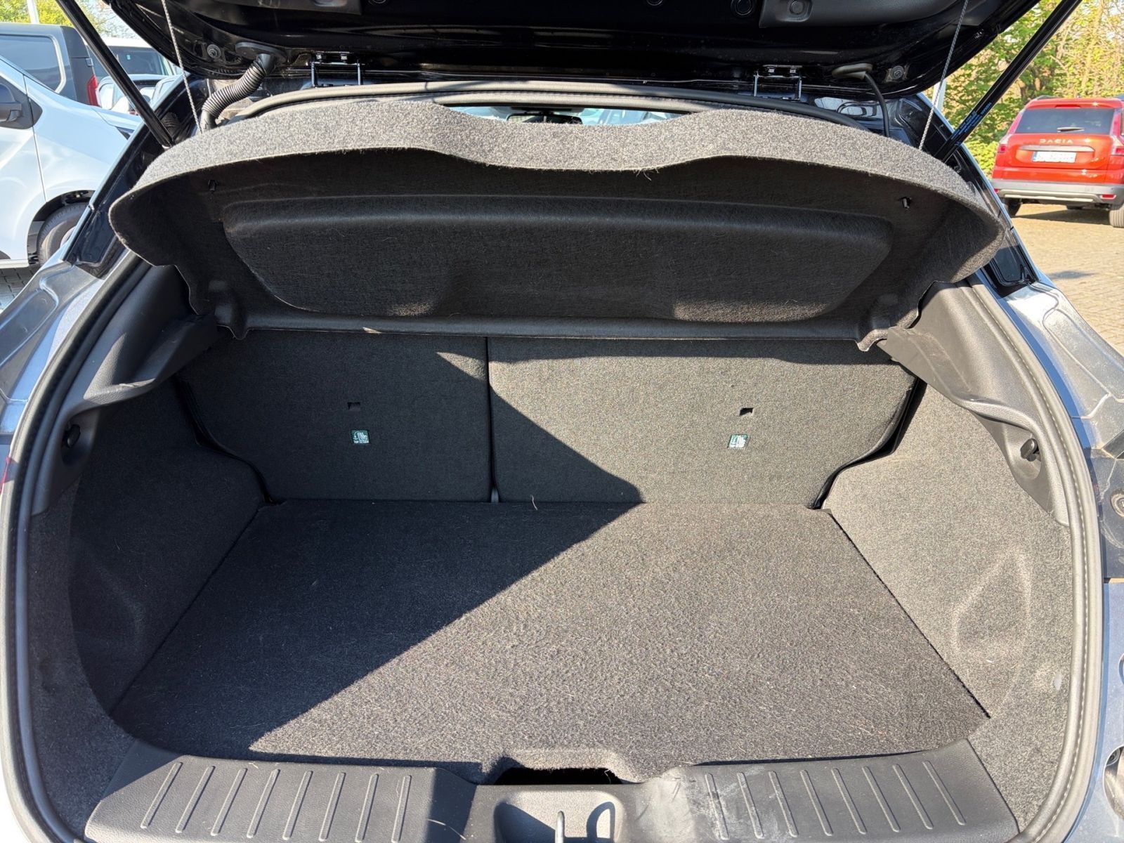 Fahrzeugabbildung Nissan Juke 1.0 DIG-T N-Design *SHZ*NAVI*360°Kamera*BOS