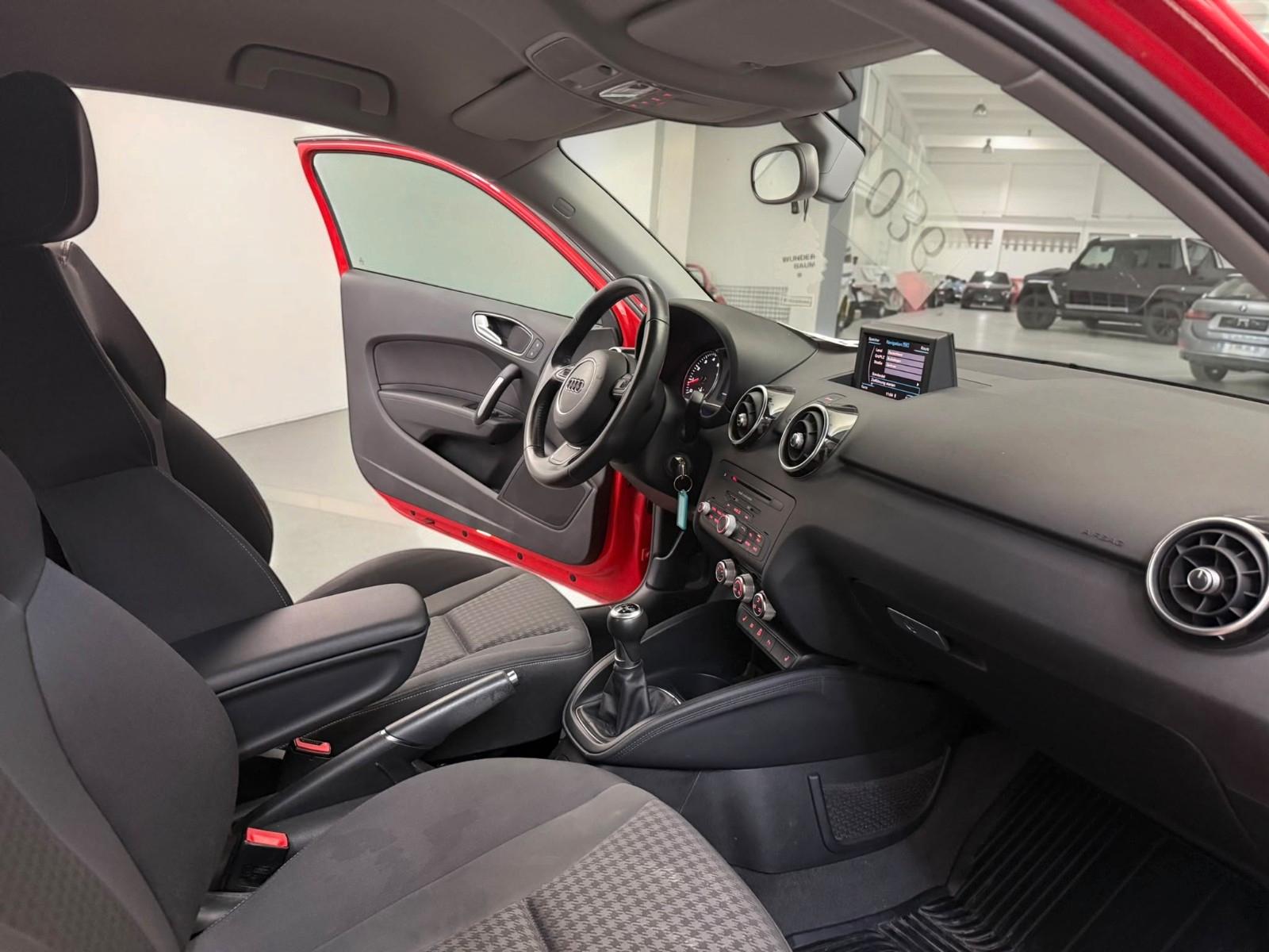 Audi A1 ambition*NAVI*SHZ*LÜCKENLOS AUDI S-HEFT*KLIMA