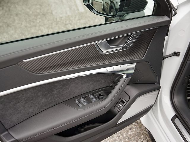 Fahrzeugabbildung Audi RS6 Avant 4.0 TFSI quattro NAVI ACC HUD B&O PANO