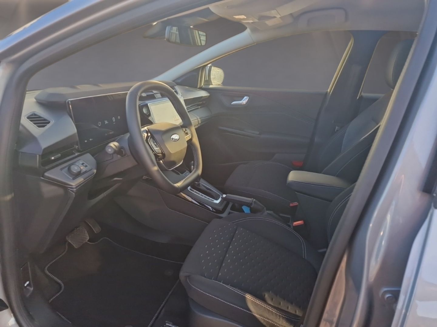 Fahrzeugabbildung Ford Puma Titanium Automatik, Winterpaket