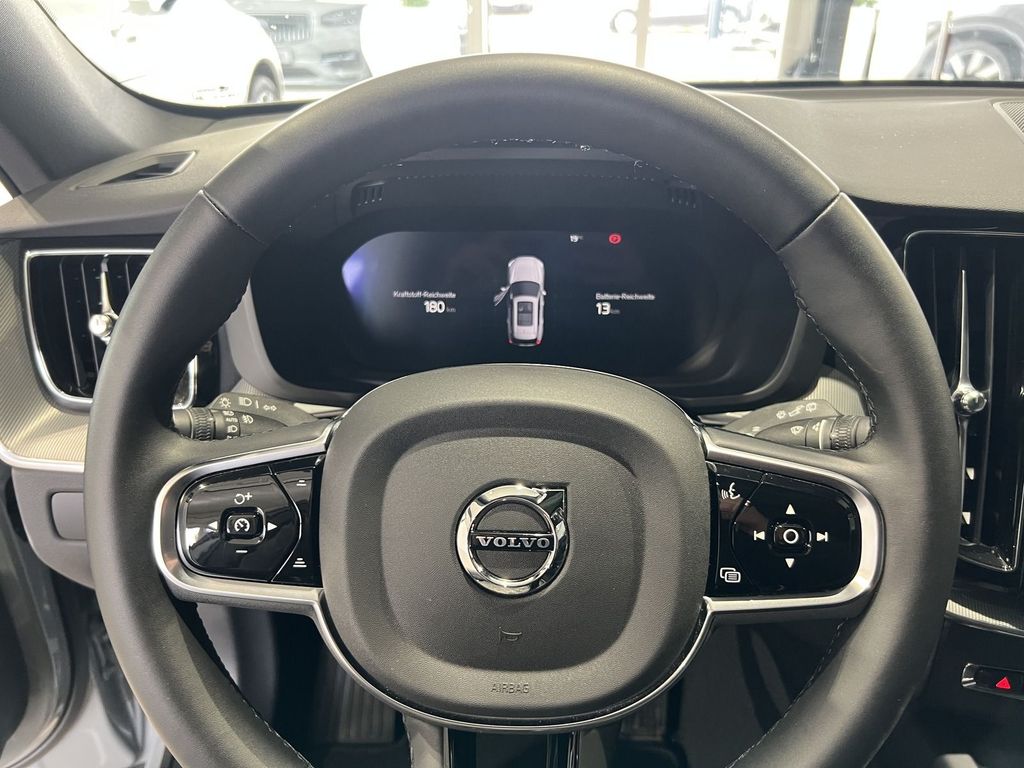 Volvo XC60 T6 Plus Dark Recharge AWD ACC BLIS AHK LED