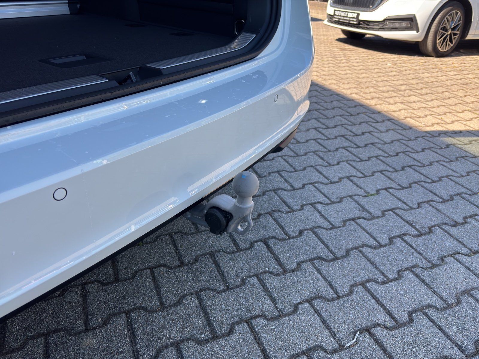 Fahrzeugabbildung SKODA Superb Combi Sportline 2.0 TSI ACC+PANO+AHK+360°