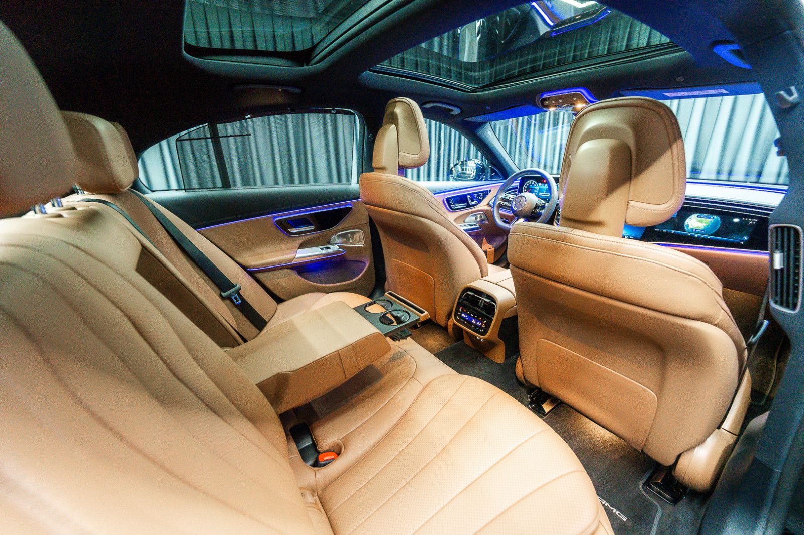 Fahrzeugabbildung Mercedes-Benz E 200 AMG MY25*Premium Plus*Superscreen*Keyless*